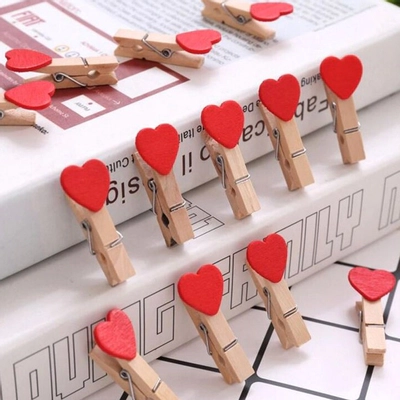 گیره چوبی قلبی